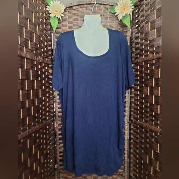 New Maurices Navy blue shirt with short sleeves and has an adjuster at the sides - Picture 5 of 10